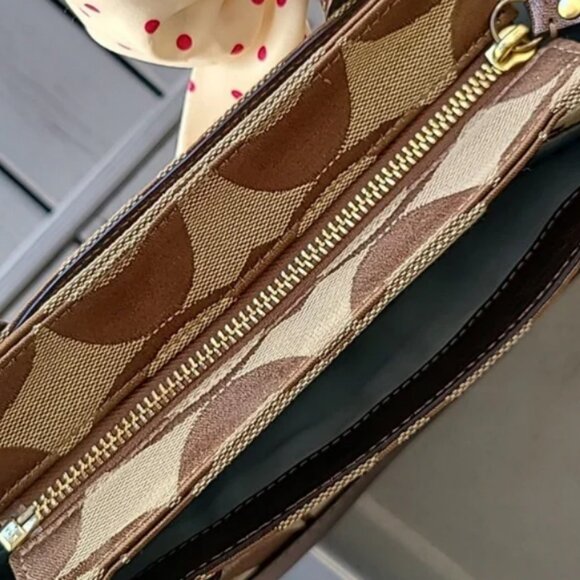 Coach - Monogram C Shopper brown canvas tote - Picture 12 of 16